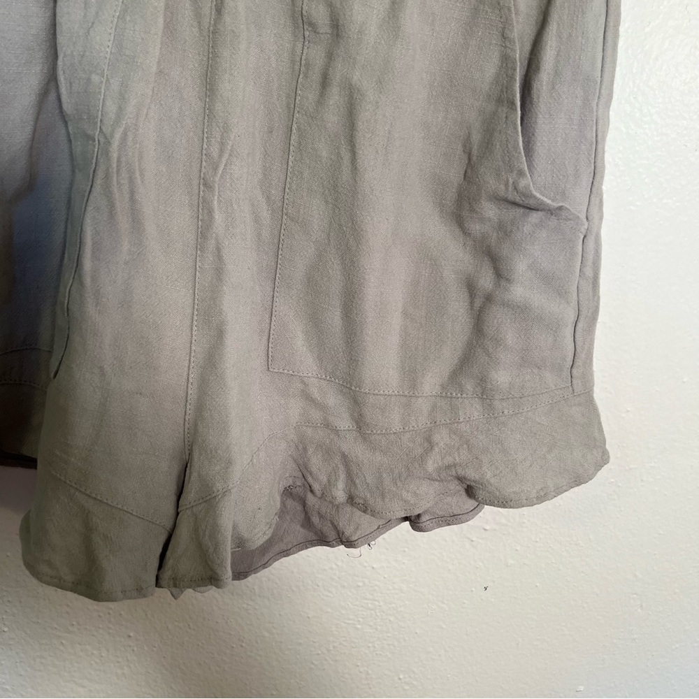 Women's Size Small Casual Shorts Sage Green Gray Ruffle Hem Pockets Stretch - Picture 5 of 11
